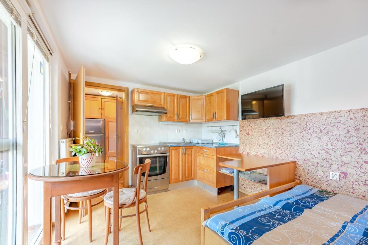 Fortun Estate - apartmaji ob reki Kolpi Metlika Exterior foto